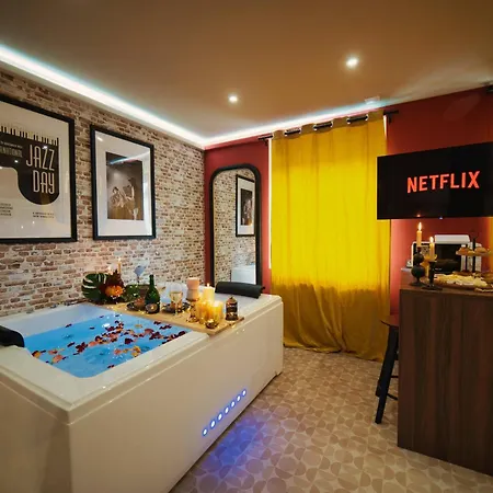 Jazzy Jacuzzi Privee Parking Free Centre A 5minutes Stationnement Privee Possible Sur Demande 뮐루즈