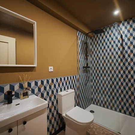 Jazzy Jacuzzi Privee Parking Free Centre A 5minutes Stationnement Privee Possible Sur Demande * 뮐루즈