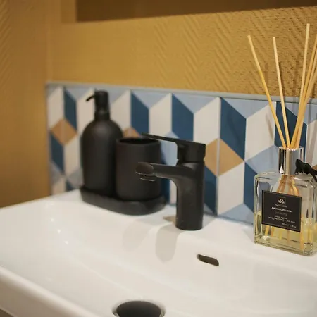 Jazzy Jacuzzi Privee Parking Free Centre A 5minutes Stationnement Privee Possible Sur Demande * 뮐루즈